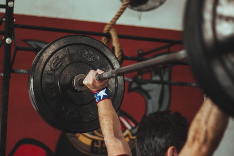 Incredible Female Weightlifting Gains: Remarkable Results at 1 Month Mark