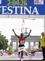 Haile Gebrselassie break the marathon world record